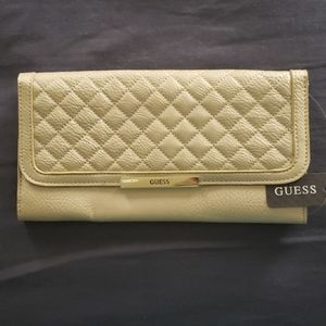 Guess clutch